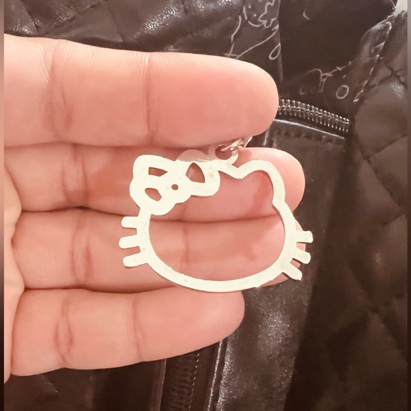 ✨Hello Kitty 2008 Sanrio Silver Bow Quilted Black Large
Tote Shoulder Bag Purse✨ - Picture 3 of 7